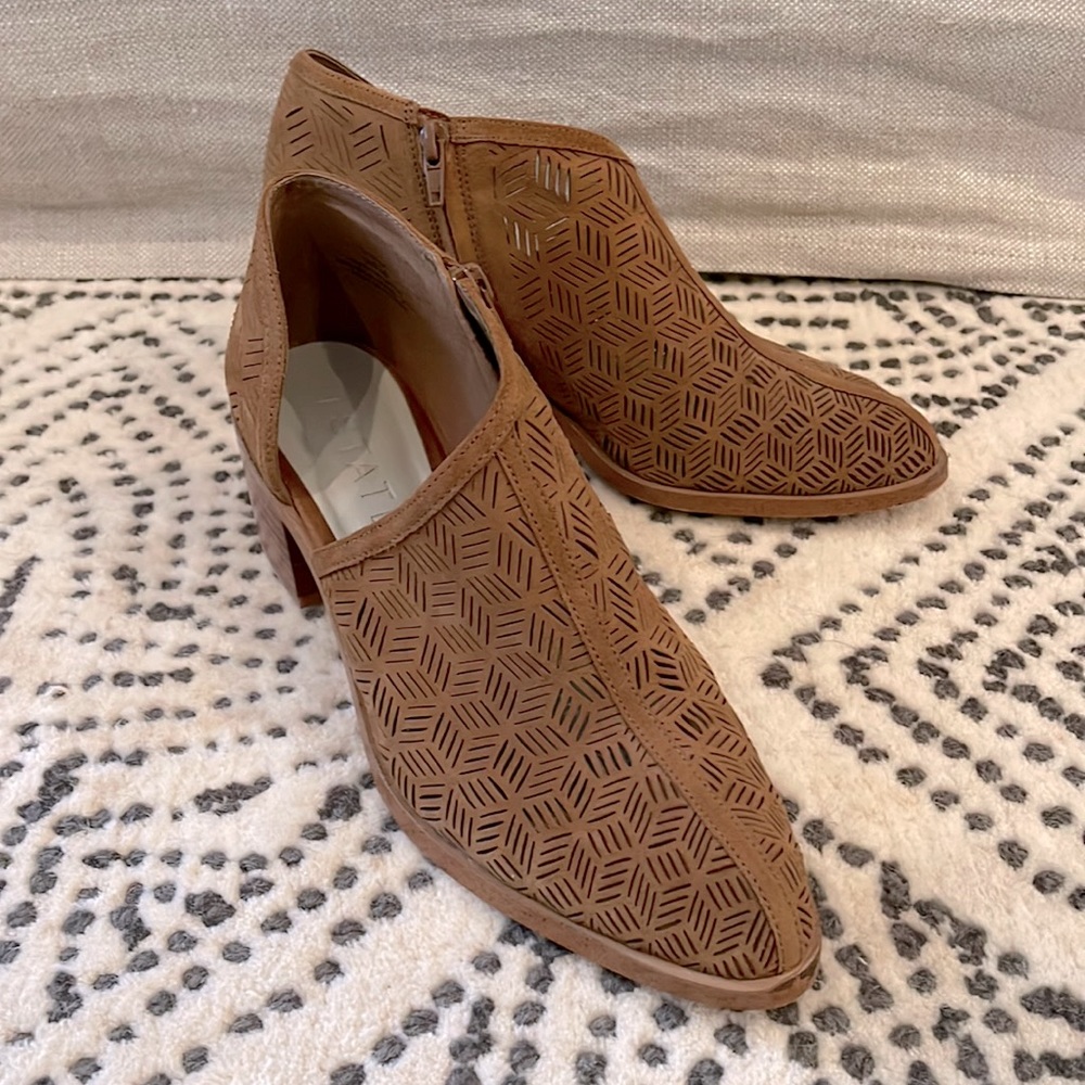 1.State IDDAH perforated brown suede cutaway booties sz 8M/38